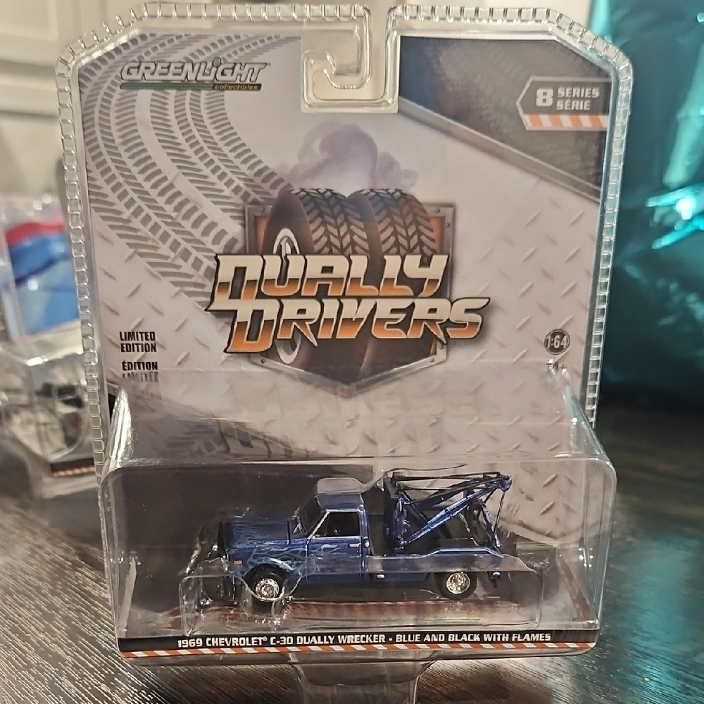 Greenlight 1969 Chevrolet C-30 Dually Wrecker
